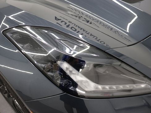 Used 2019 Chevrolet Corvette Stingray Coupe w/ Carbon Flash Badge Package RWD image 20