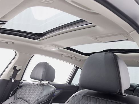 Used 2019 BMW 750i xDrive 750i xDrive image 33