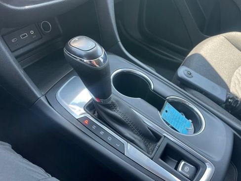 Used 2020 Chevrolet Equinox LT FWD image 30