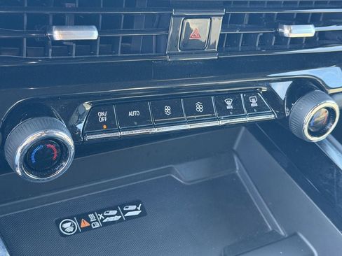 Used 2025 Chevrolet Tahoe LT image 20