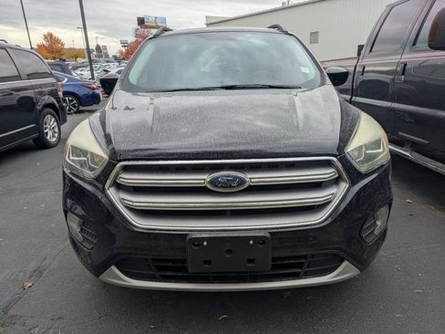 Used 2017 Ford Escape SE w/ Equipment Group 201A image 2