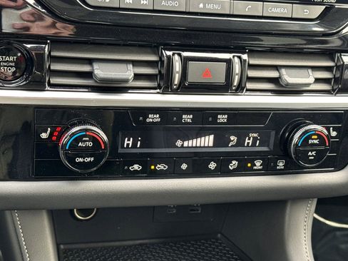 New 2025 Nissan Pathfinder SV image 24