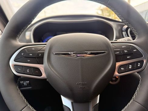 New 2026 Chrysler Pacifica Select image 21