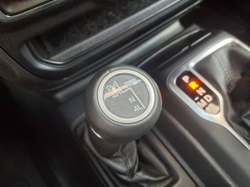 Used 2021 Jeep Wrangler Unlimited Sahara AWD/4WD image 15