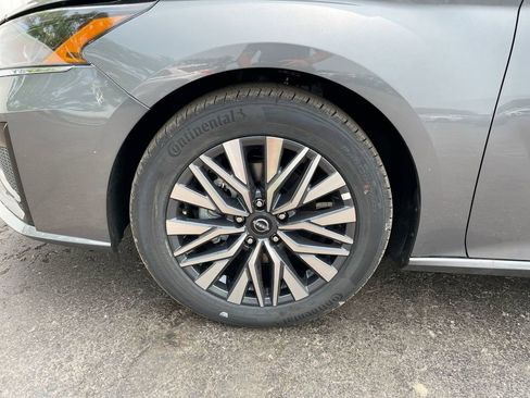 Used 2025 Nissan Altima 2.5 SV image 19