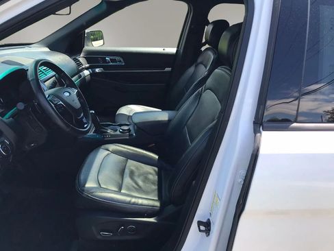 Used 2017 Ford Explorer Limited w/ Equipment Group 301A AWD/4WD image 2