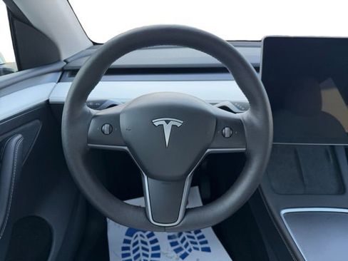 Used 2023 Tesla Model Y Long Range image 22