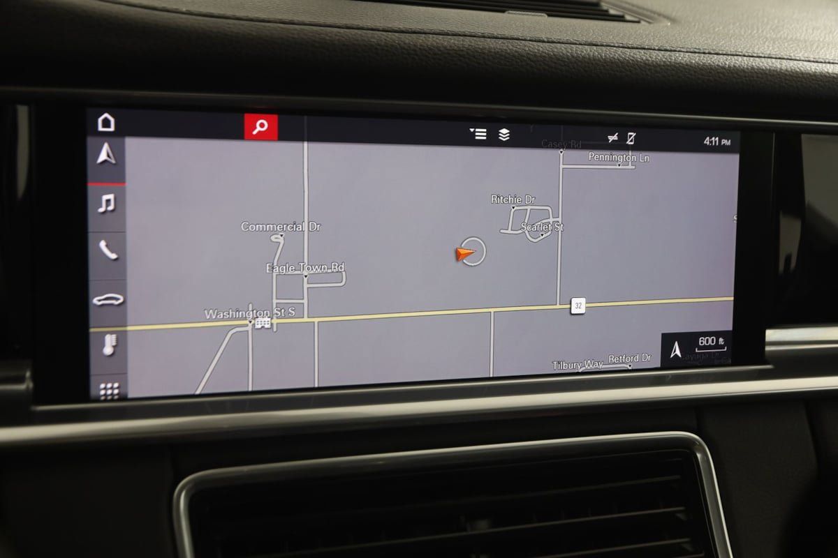 Used 2018 Porsche Panamera 4 AWD/4WD image 10