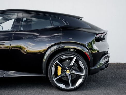 Used 2023 Ferrari Purosangue AWD/4WD image 14