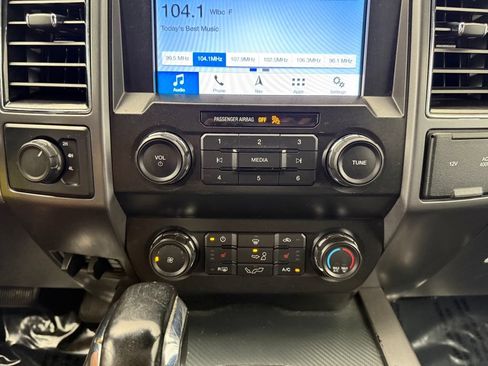 Used 2019 Ford F150 XLT w/ Equipment Group 302A Luxury AWD/4WD image 6