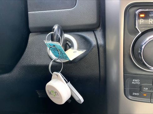 Used 2018 RAM 1500 Big Horn image 34