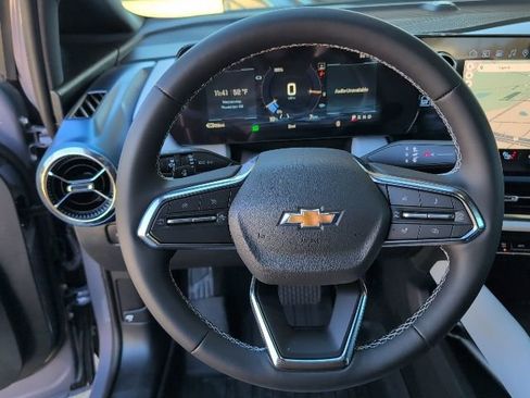 New 2026 Chevrolet Equinox EV LT image 18