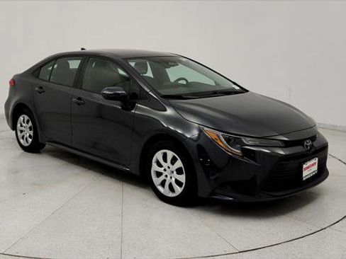 Certified 2024 Toyota Corolla LE image 1