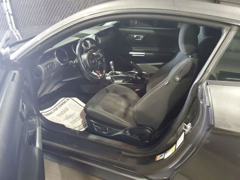 Used 2018 Ford Mustang GT w/ Black Accent Pkg RWD image 7