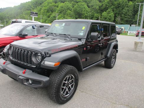 Used 2024 Jeep Wrangler Unlimited Rubicon AWD/4WD image 8