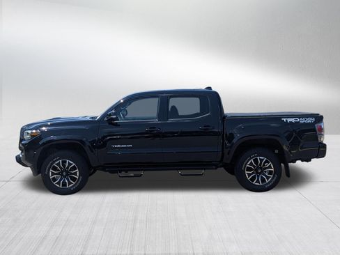 Certified 2022 Toyota Tacoma TRD Sport w/ TRD Premium Sport Package AWD/4WD image 4