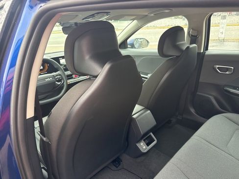 New 2025 Kia K4 LXS image 18