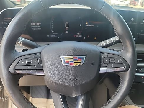 Used 2024 Cadillac XT4 Premium Luxury w/ Technology Package FWD image 18