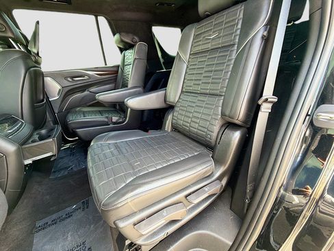Used 2022 Cadillac Escalade Premium Luxury Platinum AWD/4WD image 23