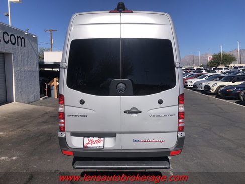 Used 2015 Mercedes-Benz Sprinter 2500 image 7