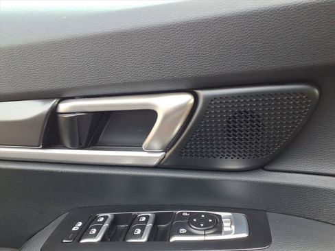 Used 2025 Kia Telluride S FWD image 15