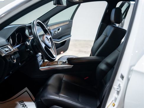 Used 2014 Mercedes-Benz E 350 4MATIC Sedan image 33