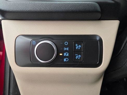 Used 2021 Ford Escape SE w/ Cold Weather Package FWD image 19