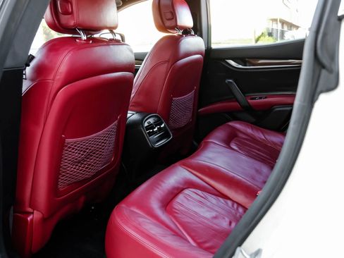 Used 2014 Maserati Ghibli image 37