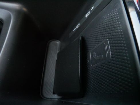 Certified 2024 Volkswagen ID.4 Pro S AWD/4WD image 32