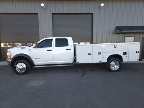 Used 2020 RAM 5500 Tradesman w/ Chrome Appearance Group image 1