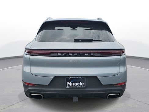 Used 2024 Porsche Cayenne AWD/4WD image 6