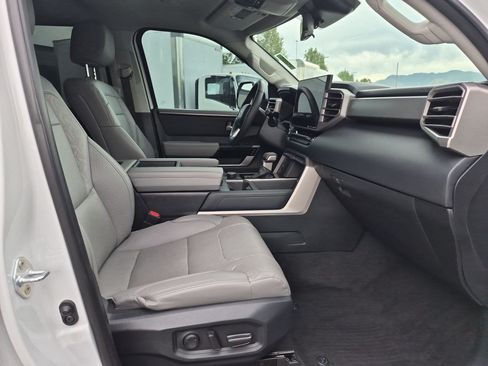 Used 2023 Toyota Tundra Limited AWD/4WD image 30