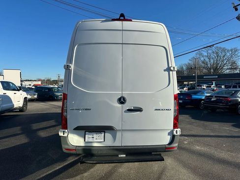 Used 2021 Mercedes-Benz Sprinter 3500 image 4