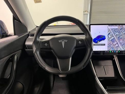 Used 2021 Tesla Model Y Long Range AWD/4WD image 21