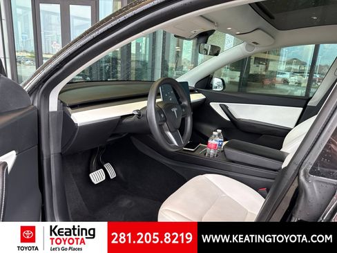 Used 2022 Tesla Model Y Performance AWD/4WD image 8