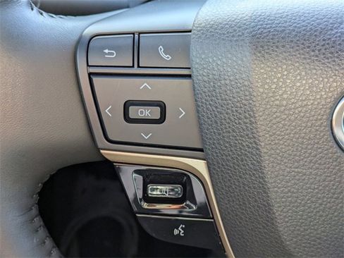Used 2023 Toyota Crown Limited image 26