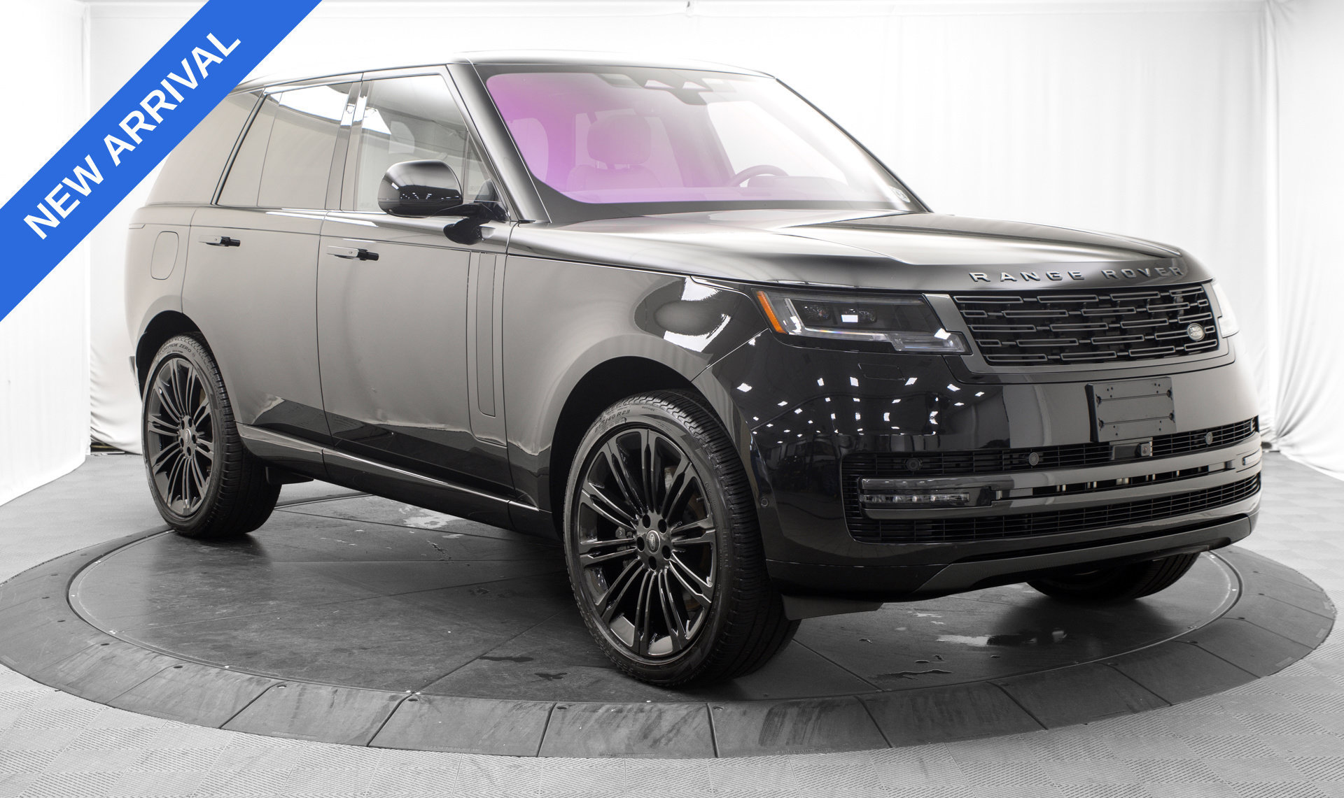 Used 2025 Land Rover Range Rover SE AWD/4WD image 9