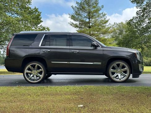 Used 2015 Cadillac Escalade Premium image 5
