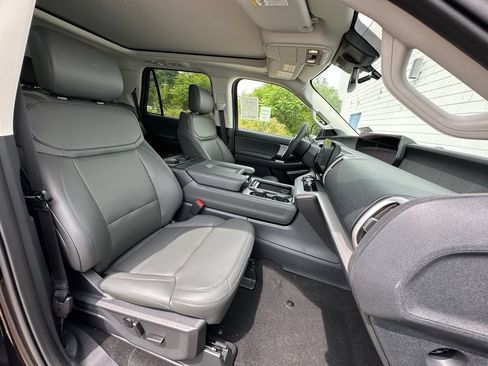 New 2026 Ford Expedition Active AWD/4WD image 24