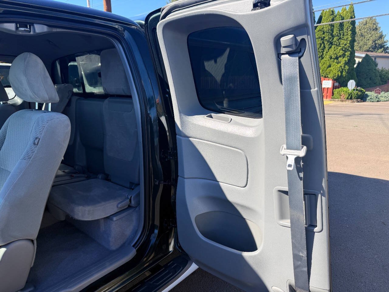 Used 2010 Toyota Tacoma 4x4 Access Cab w/ SR5 Pkg #2 image 34