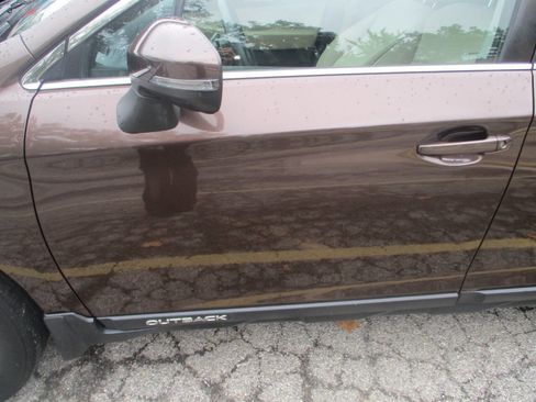 Used 2019 Subaru Outback 2.5i Premium image 14