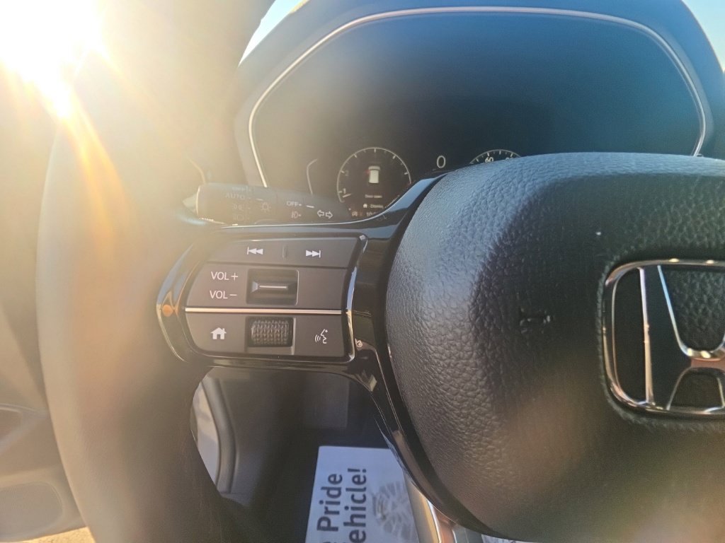 Certified 2025 Honda Pilot Touring image 18