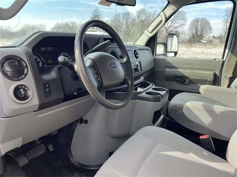 Used 2019 Ford E-350 and Econoline 350 Super Duty w/ Power Windows & Locks Group image 11