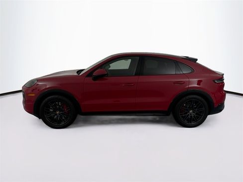 Used 2025 Porsche Cayenne GTS image 8