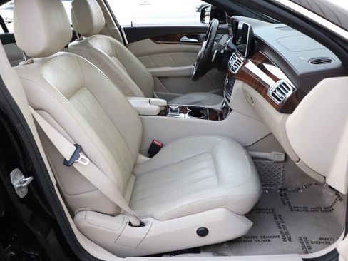 Used 2017 Mercedes-Benz CLS 550 4MATIC image 32