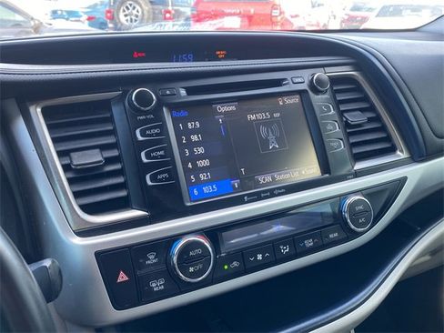 Used 2019 Toyota Highlander Plus image 25