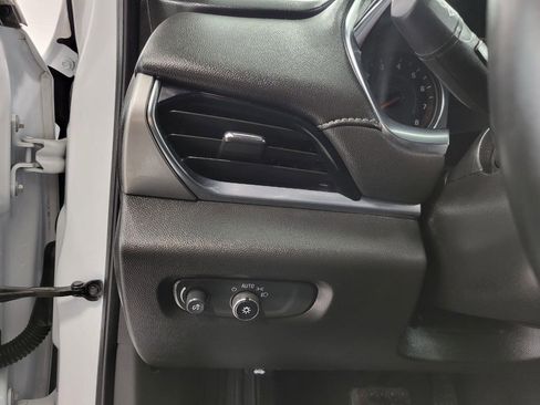 Used 2023 Chevrolet Traverse LT w/ LT Premium Package image 11