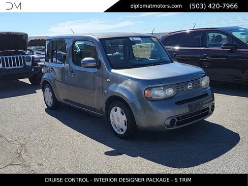 Used 2010 Nissan Cube 1.8 S w/ Interior Designer Pkg FWD image 3