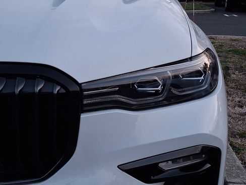 Used 2021 BMW X7 xDrive40i w/ M Sport Package image 5