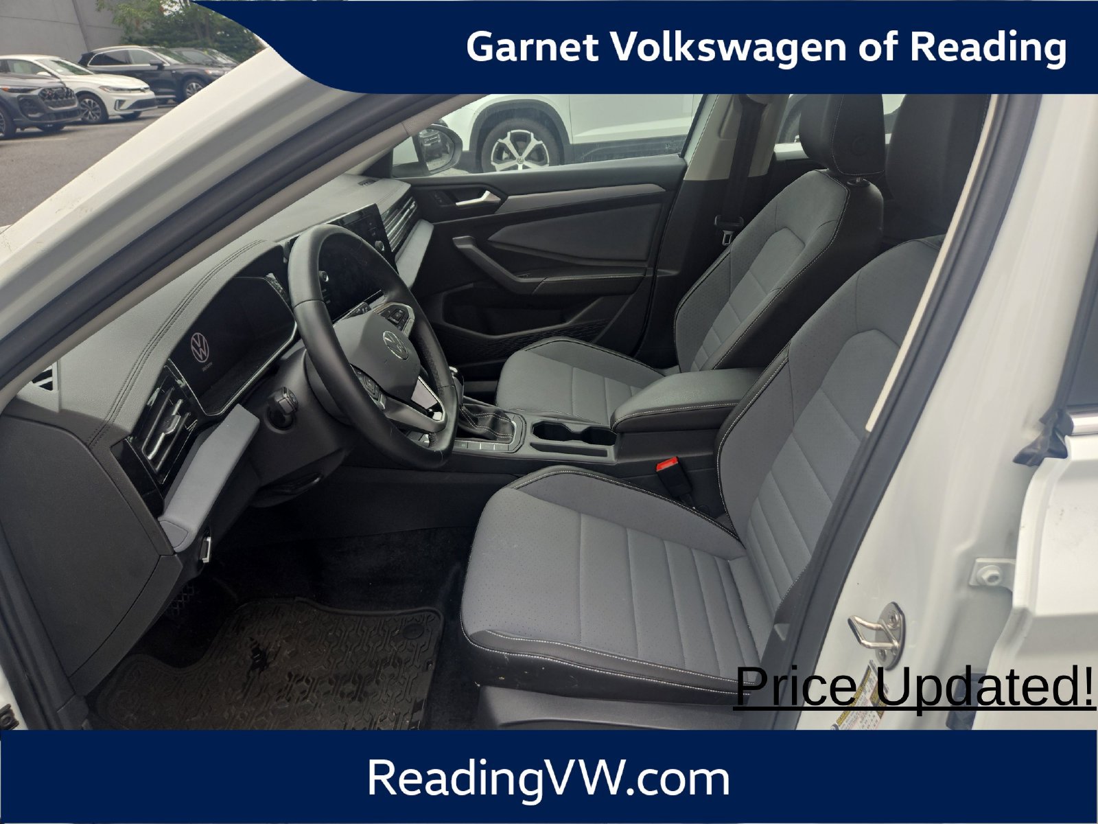 Used 2025 Volkswagen Jetta SE w/ Sunroof Package FWD image 13